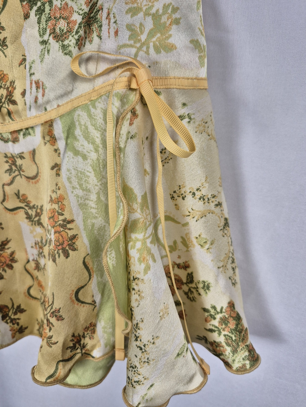Kimchi Blue Yellow and Green Floral Wrap Mini Skirt Size M - Picture 6 of 7